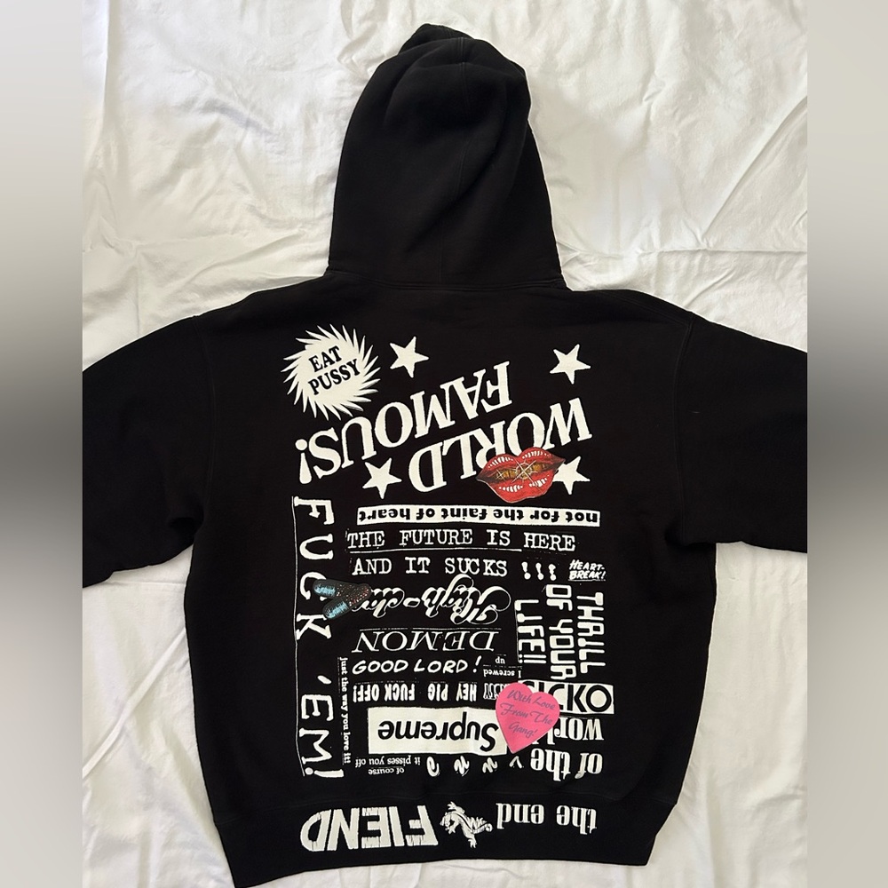 Mens Supreme hoodie in size M